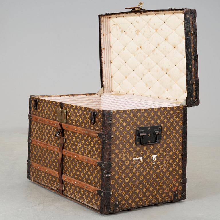 LOUIS VUITTON, monogram trunk, around 1900.