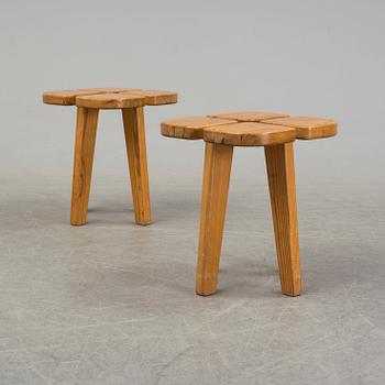 A pair of 'Apila' pinewood stools by Lisa Johansson-Pape, Oy Stockmann Ab, Kervo Snickerifabrik, 1970/80´s.