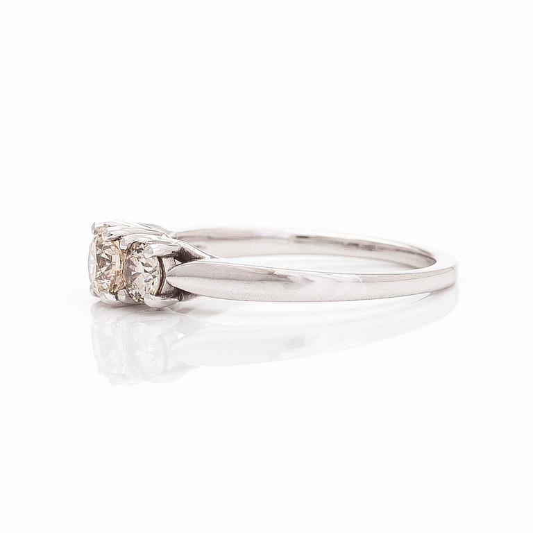 A 14K whitegold threestone ring with brilliant-cut diamonds total approx. 0.89 ct.