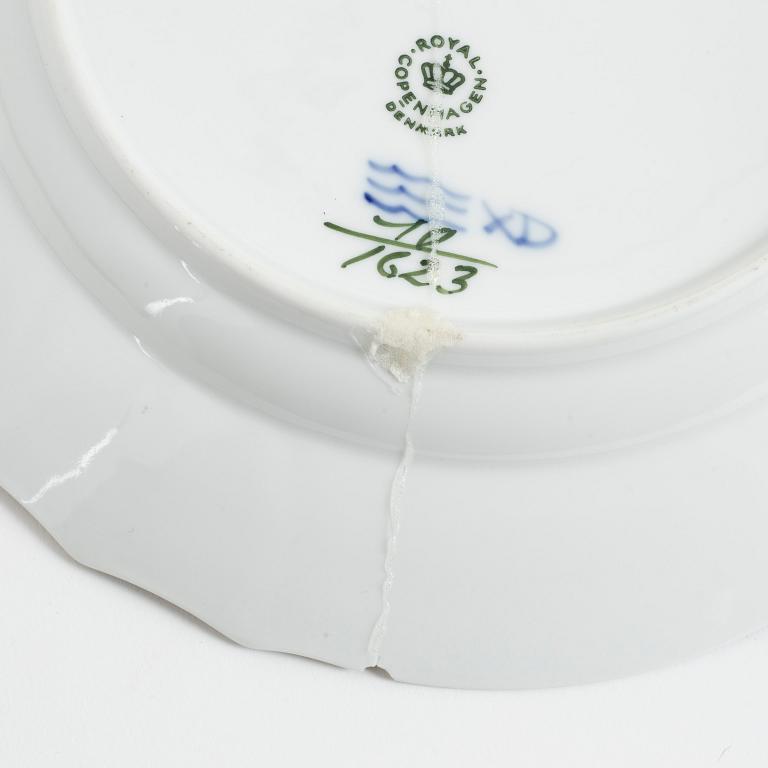 A 24-piece 'Blå Blomst' porcelain set from Royal Coepnhagen, Denmark.