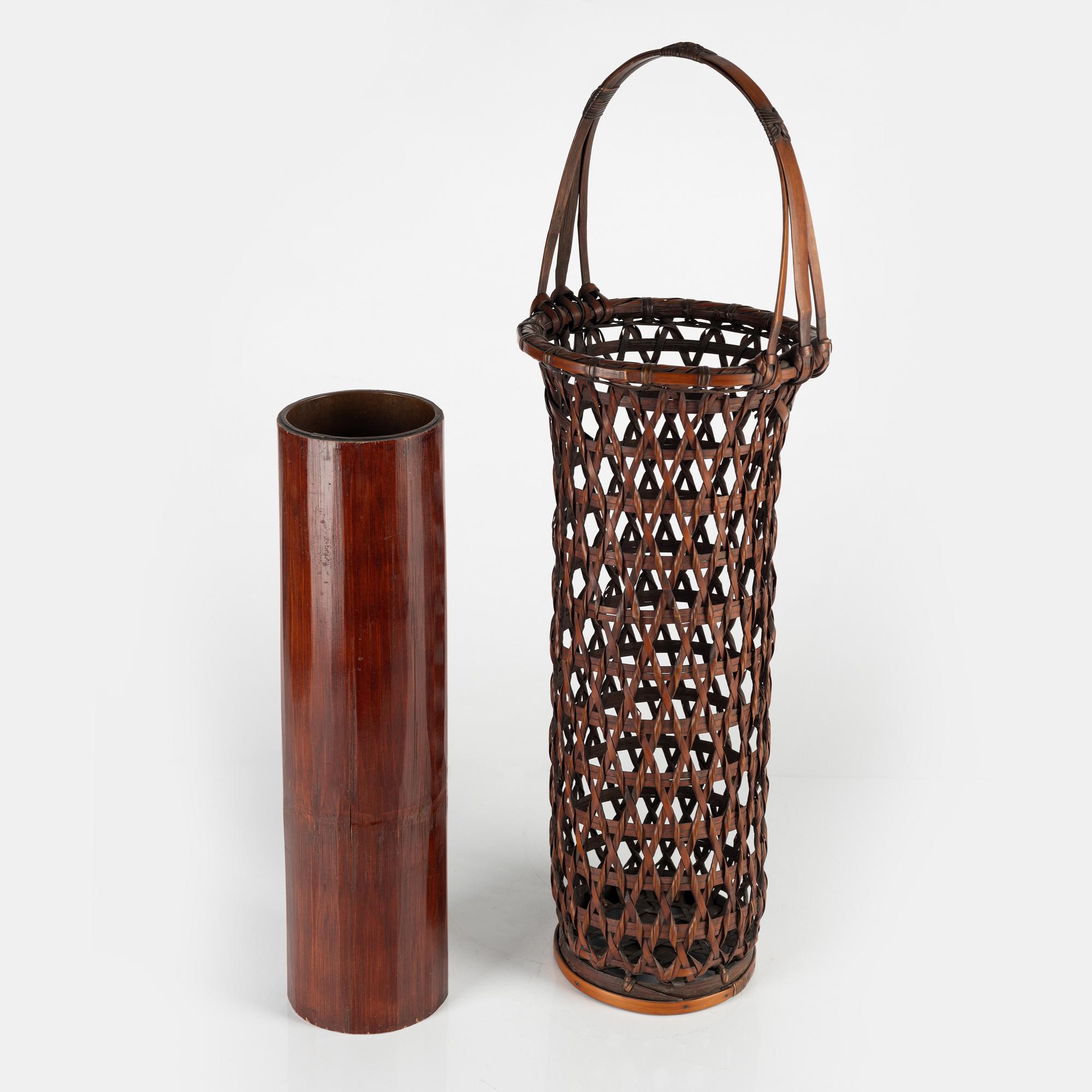 A Japanese Ikebana flower basket, 20th Century. Signed.
