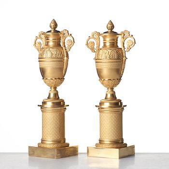 CASOLETTER, för ett ljus, ett par, Frankrike, 1800-talets början, empire.