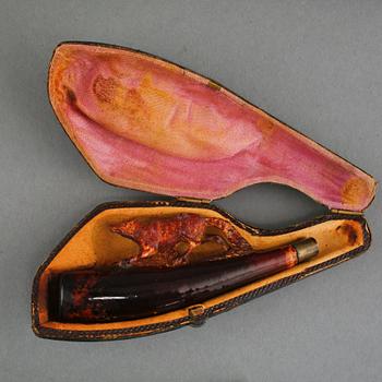 PARTI PIPOR, 5 st, bl a trä och porslin, 1800/1900-tal.