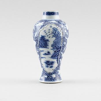 VAS, porslin, Kina, 1700-tal.