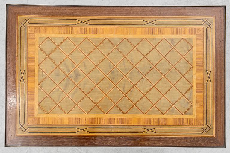 Damarbetsbord/spelbord, gustaviansk stil, 1900-talets första hälft.