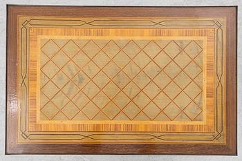 Damarbetsbord/spelbord, gustaviansk stil, 1900-talets första hälft.