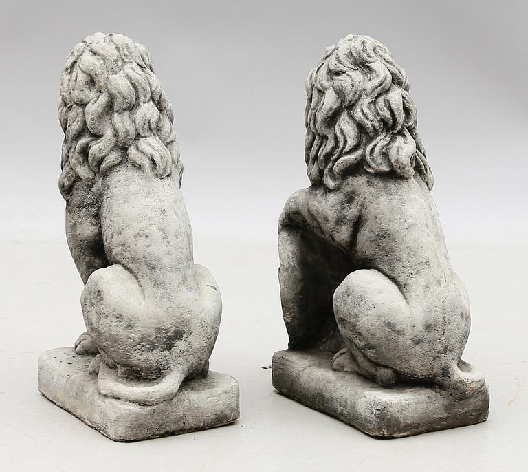 TRÄDGÅRDSSKULPTURER, 1 par, stenmassa, modern tillverkning.