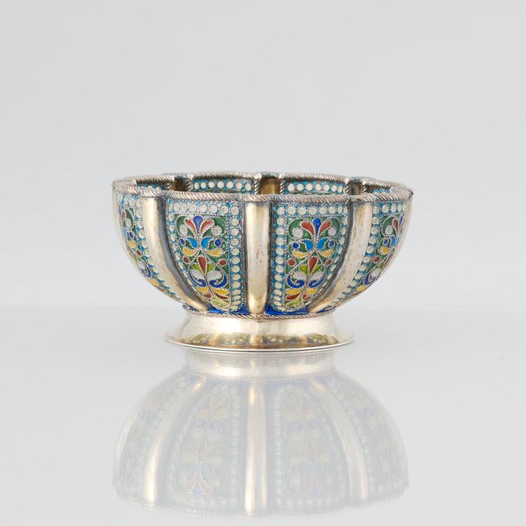 Russian parcel-gilt Silver and Cloisonné Enamel Bratina, Khlebnikov, Moscau 1910. Swedish import mark.