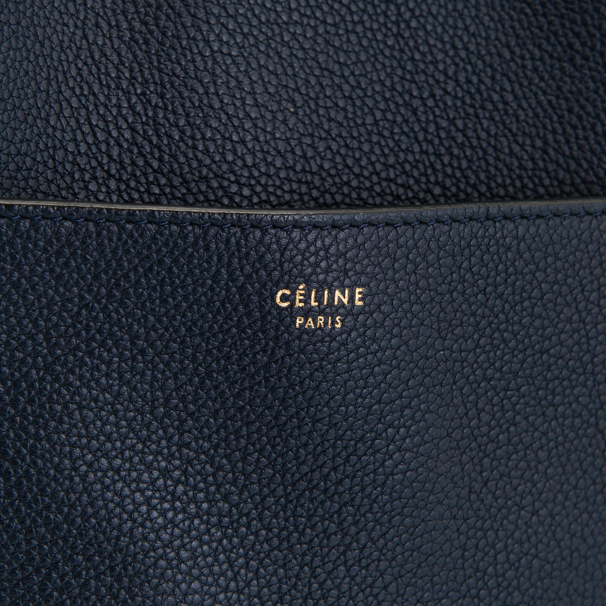 Céline, a 'Seau Sangle' bag.