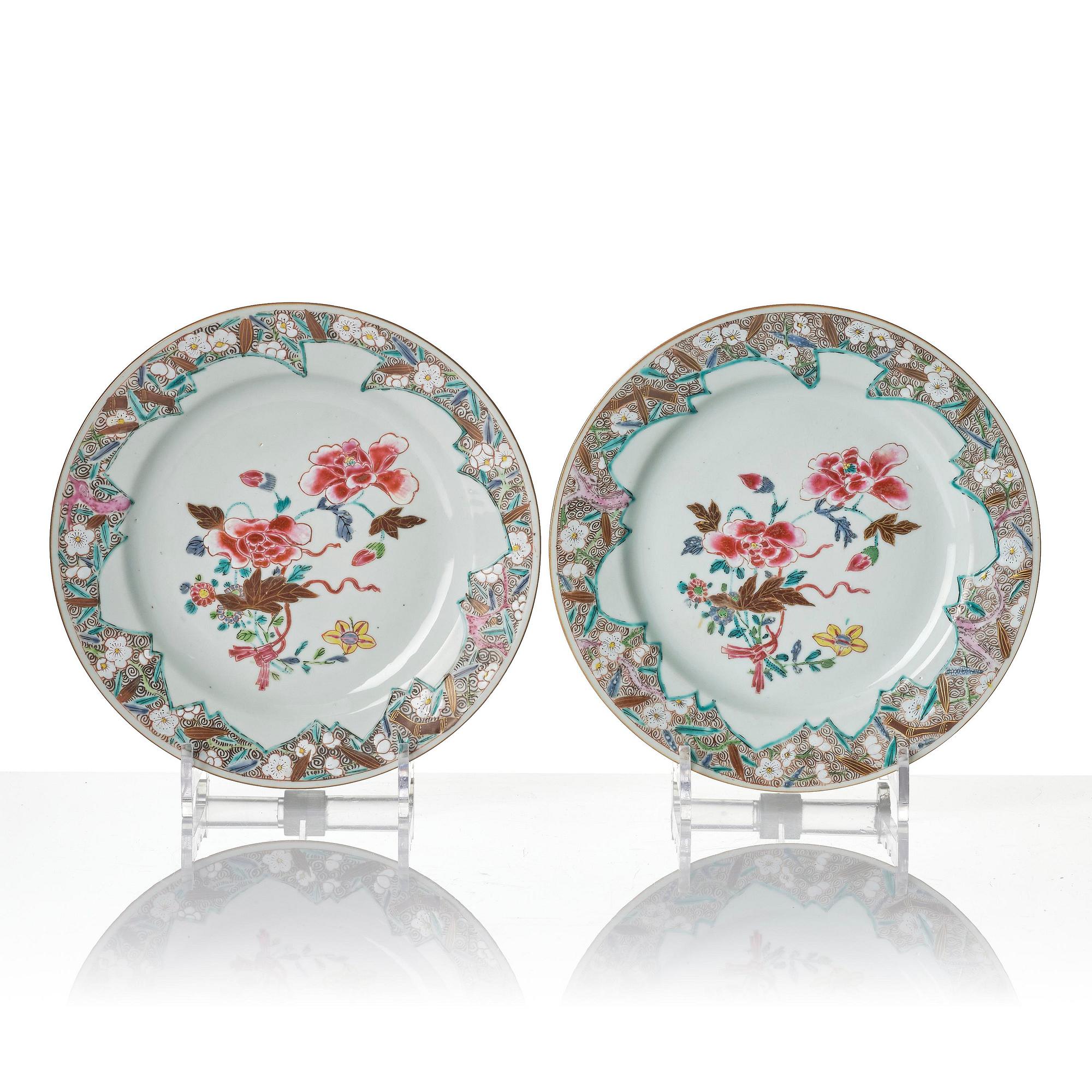 A famille rose serving dish and six dinner plates, Qing dynasty, Qianlong (1736-95).