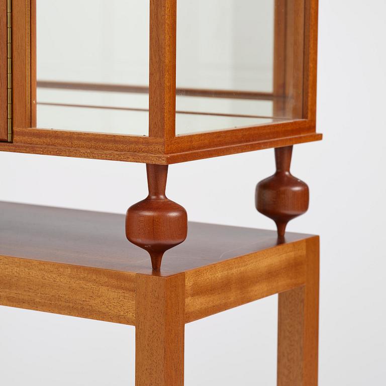 Josef Frank, a display cabinet model 2077, Firma Svenskt Tenn, post 1985.