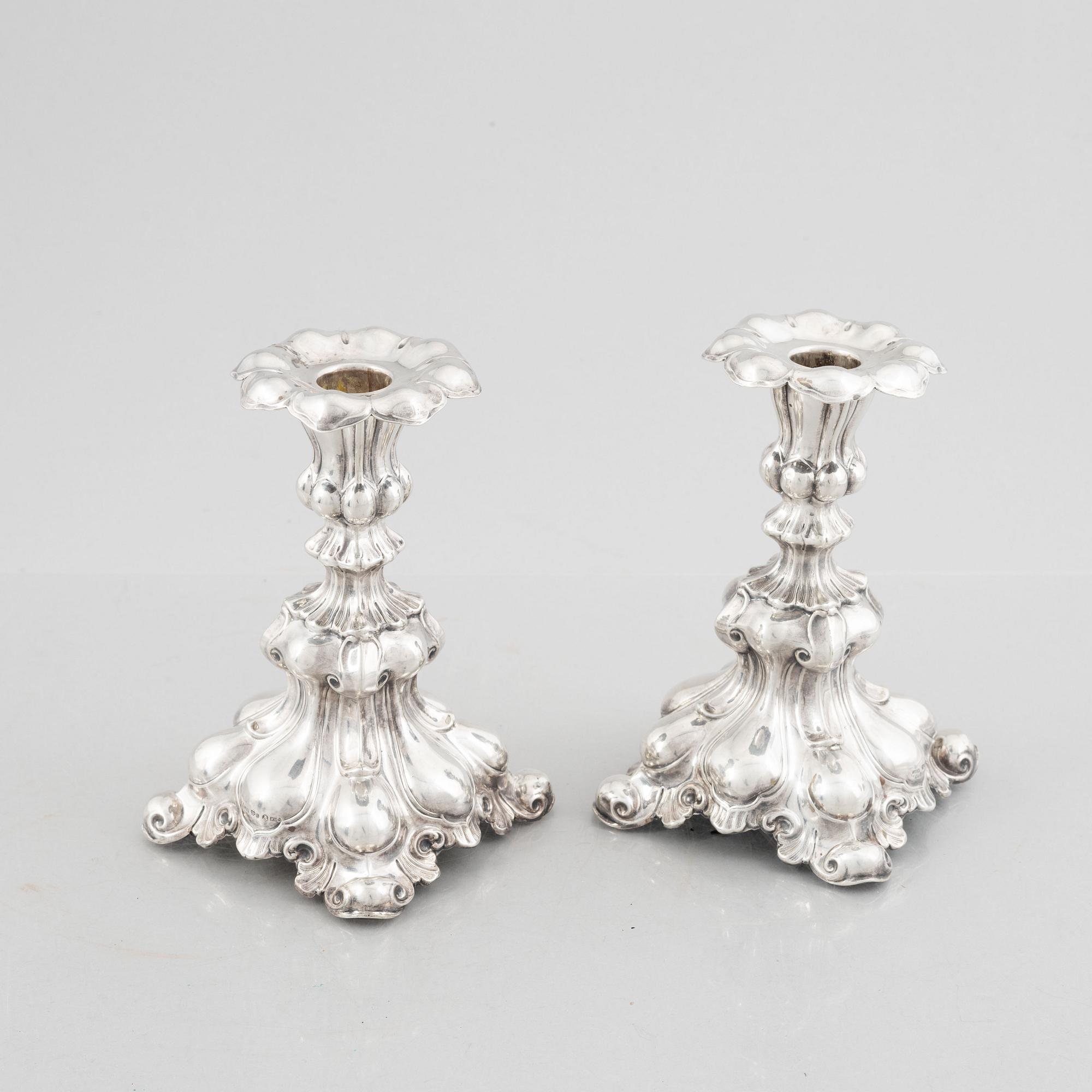 CG Hallberg, ljusstakar, ett par, silver, barockstil, Stockholm 1943.