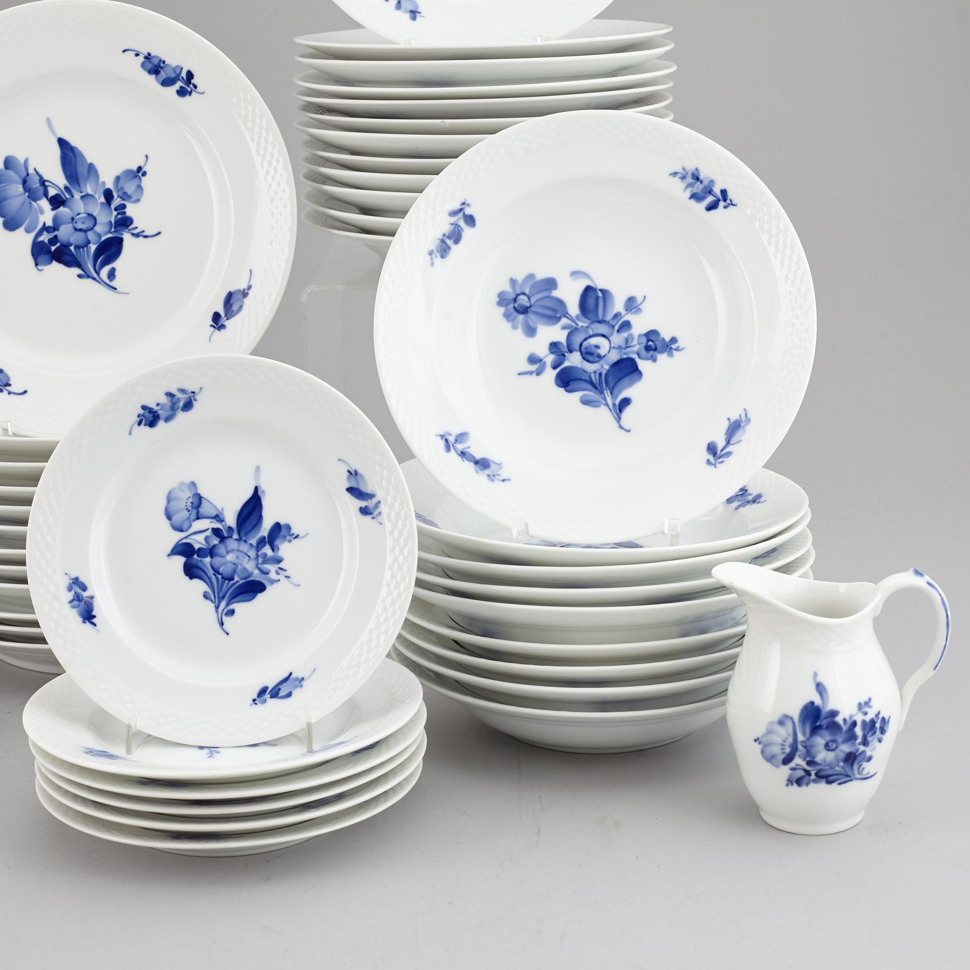 An 42 piece Royal Copenhagen dinner set model 'Blå Blomst'.