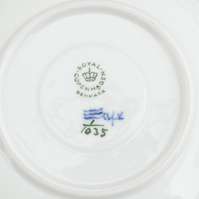 Royal Copenhagen, a part 'Musselmalet' coffee and tea service, Denmark (57 pieces).