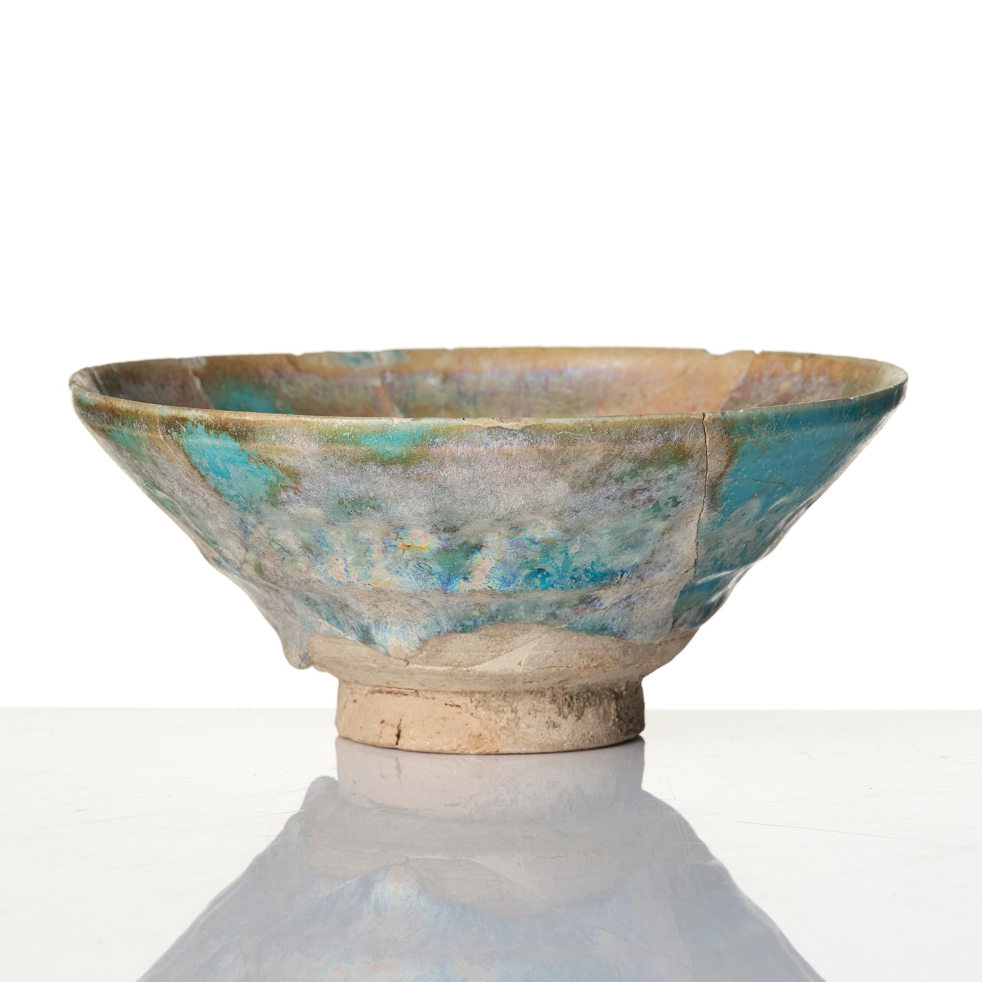 A Kashan lustre pottery Bowl, Persia, 13-14th century.