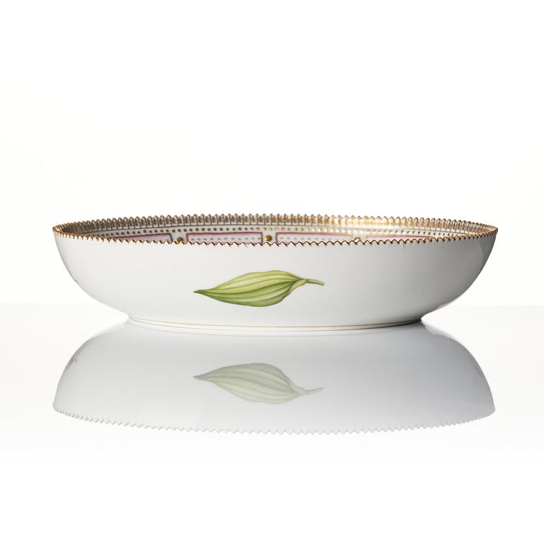 A Royal Copenhagen 'Flora Danica' serving dish and a dessert dish, Denmark, 20th century.