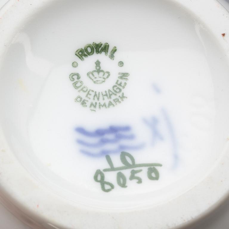 MATSERVIS, 82 delar, "Blå Blomst", Royal Copenhagen.