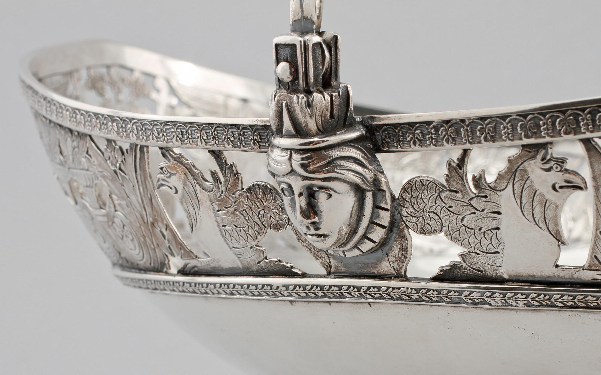 SKÅL PÅ FOT, silver, empire, Anders Petter Lundqvist, Stockholm 1828. Vikt 1 100 g.