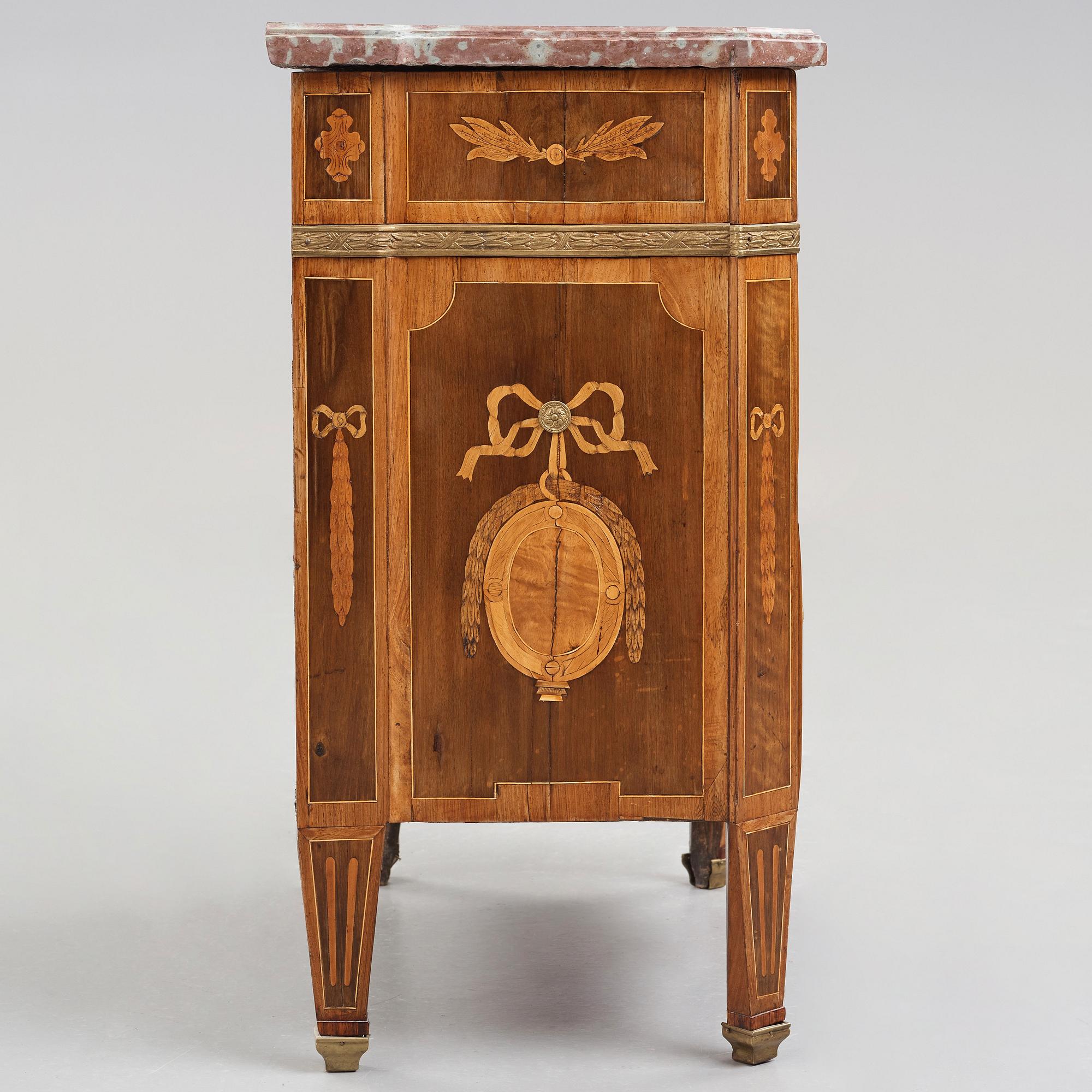 BYRÅ, tillskriven Jonas Hultsten (mästare i Stockholm 1773-1794), gustaviansk.