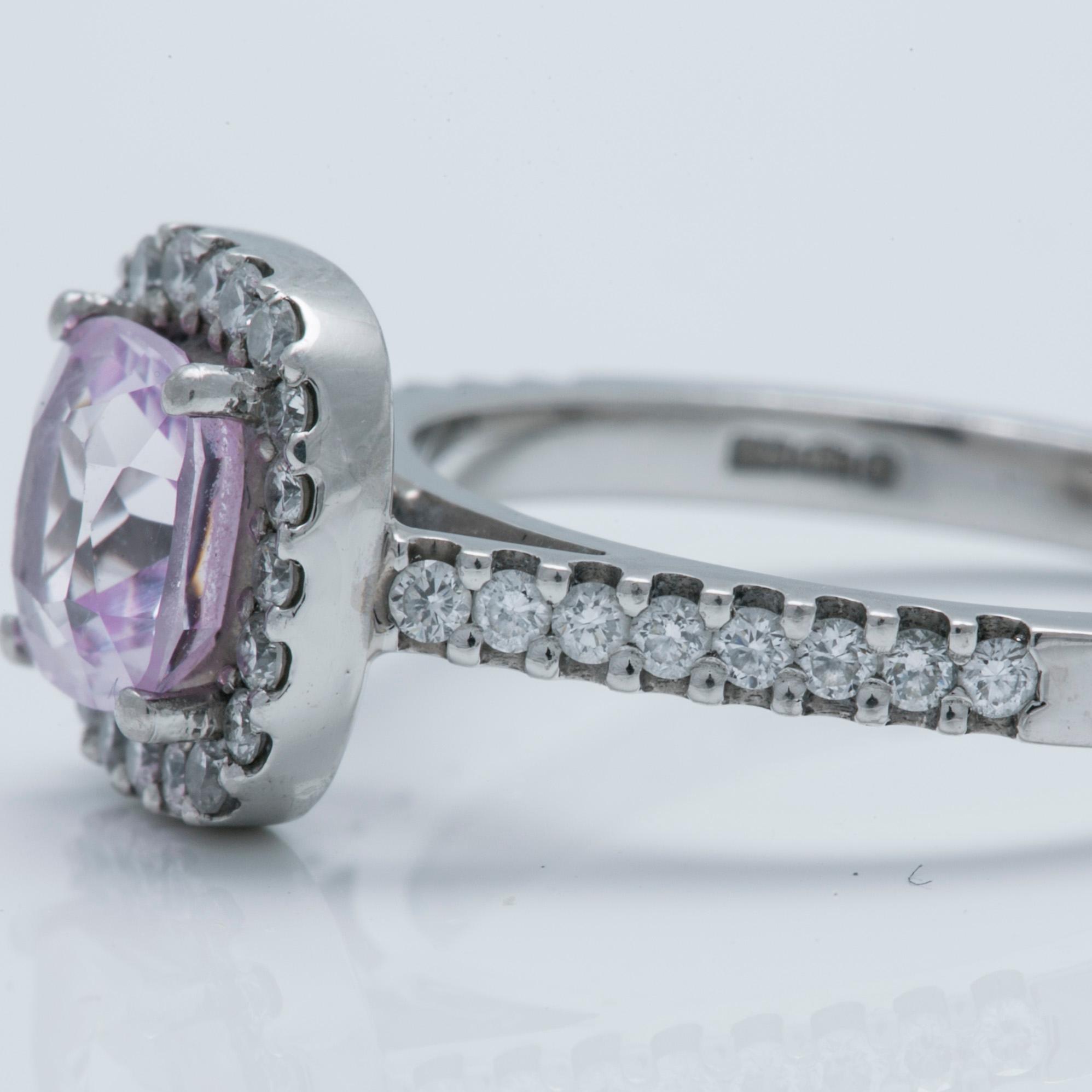 A ca 1.00 ct synthetic pink saphire ring with brilliant-cut diamonds ca 0.72 ct.