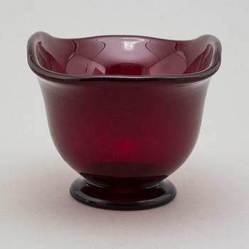 MONICA BRATT, a glass bowl for Reijmyre.