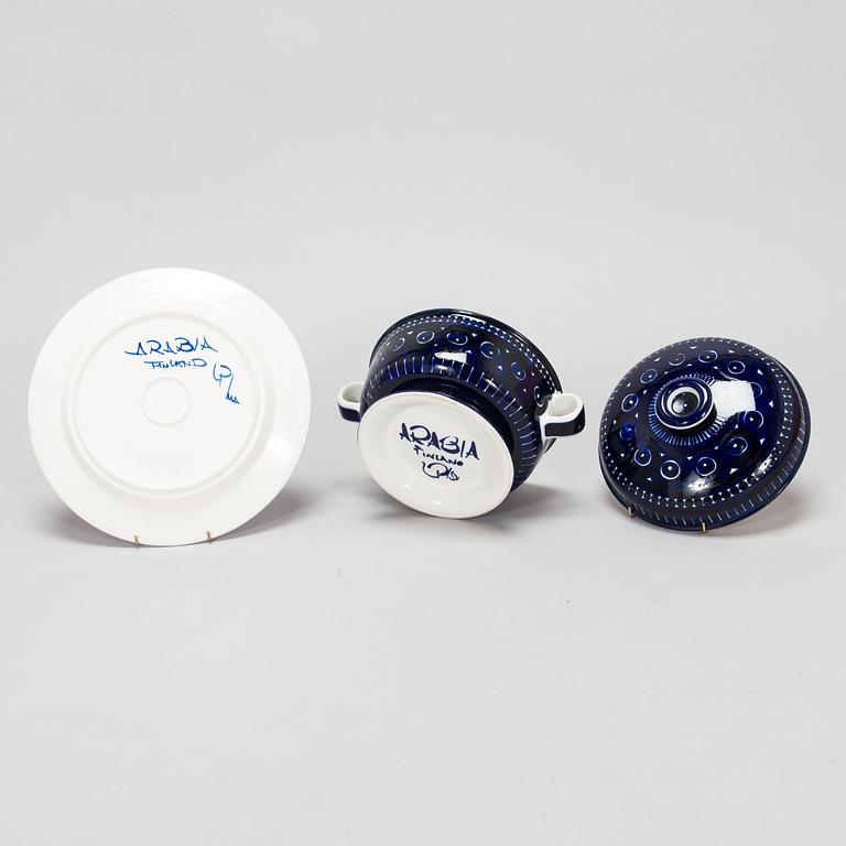 Ulla Procopé, a 46-piece set of 'Valencia' porcelain dinnerware for Arabia.