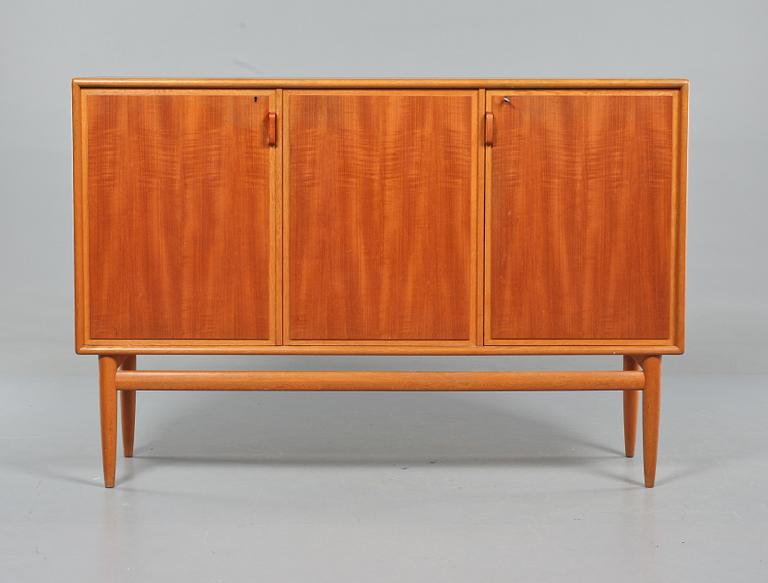 SIDEBOARD, 1900-talets tredje kvartal.