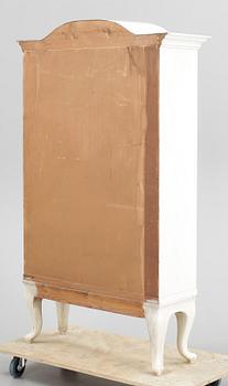 VITRINSKÅP, rokokostil, 1900-tal.