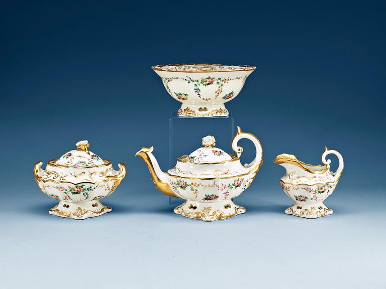TESERVIS, 4 delar, porslin. Ryssland, 1800-tal.