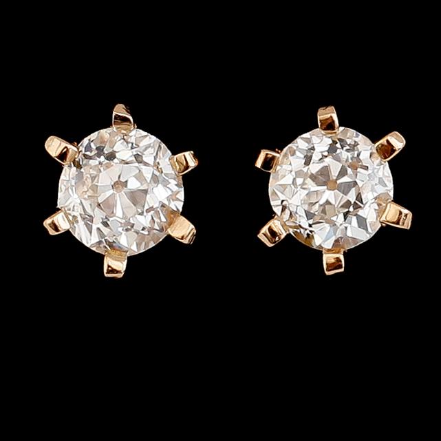 ÖRHÄNGEN, 1 par, 18 k guld, diamanter tot ca 0.86 ct. Total vikt ca 2,0 g.