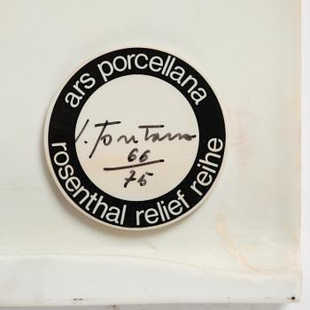 Lucio Fontana, ”Concetto Spaziale Taglio”.