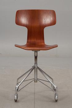 SKRIVBORDSSTOL, "modell 3113", Arne Jacobsen för Fritz Hansen.