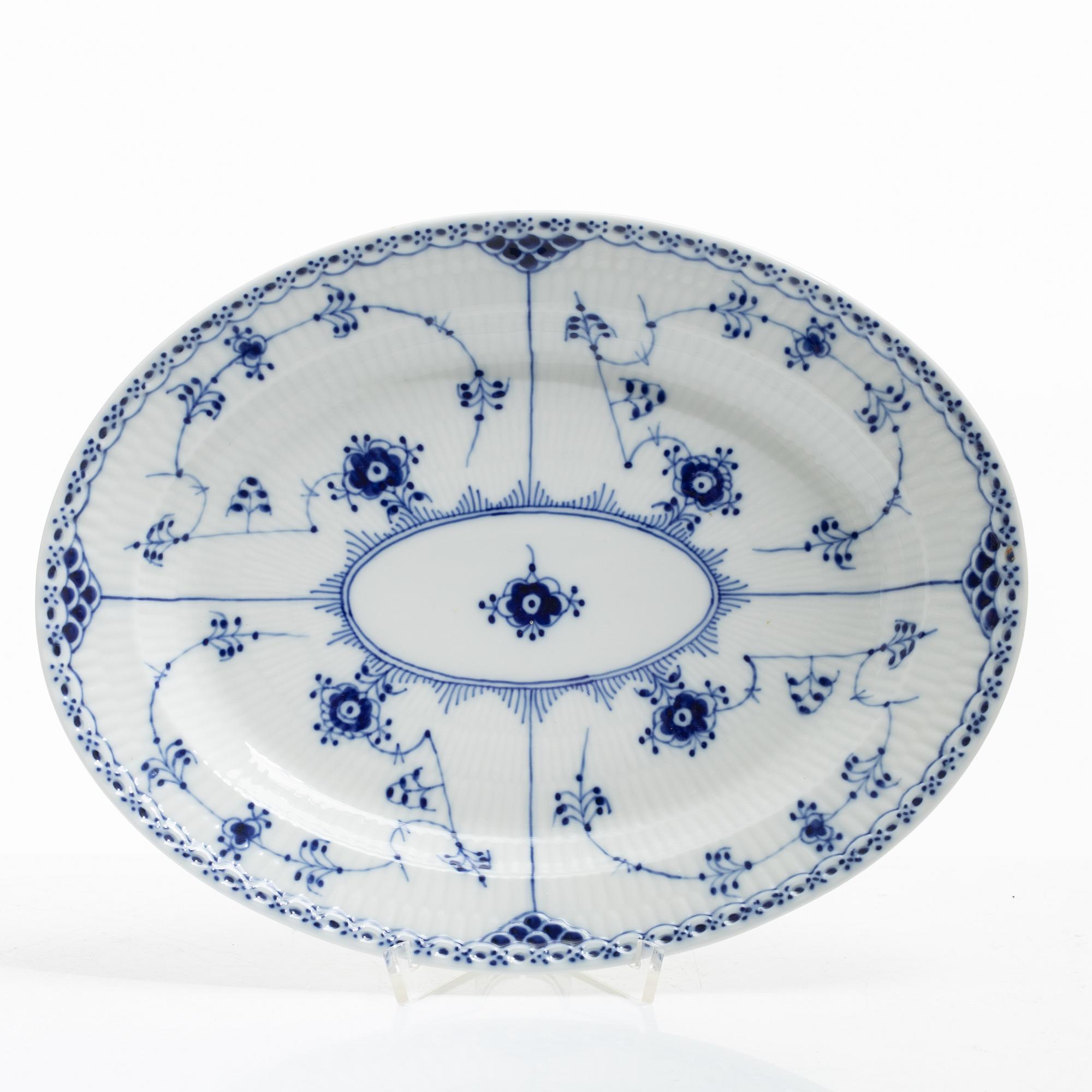 Royal Copenhagen, 27 service pieces, 'Blue Fluted', Denmark.