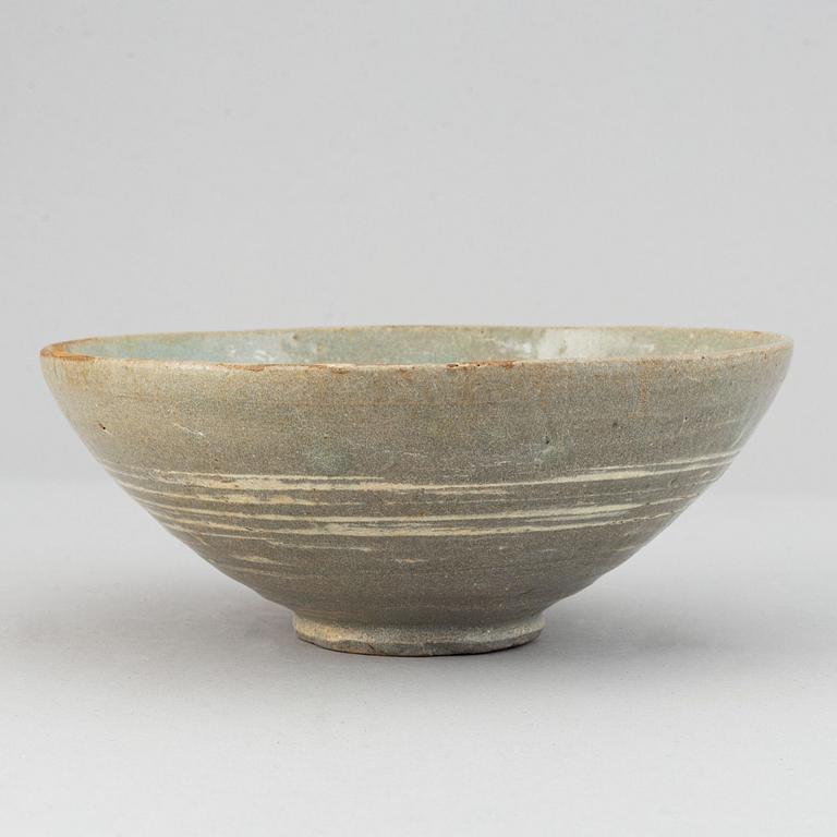 A Korean Koryo ceramic bowl, 15th century.