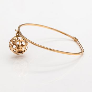 Liisa Vitali, A 14K gold bracelet "Leppäkerttu". Westerback, Helsinki 1969.