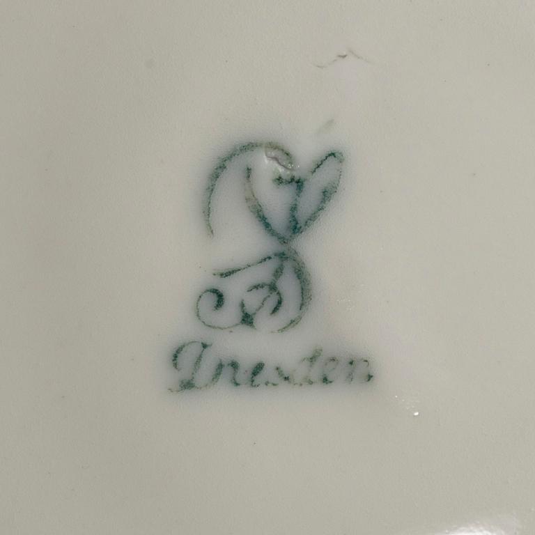 SKÅL PÅ FOT, porslin, Tyskland, Dresden, 1900-talets början.