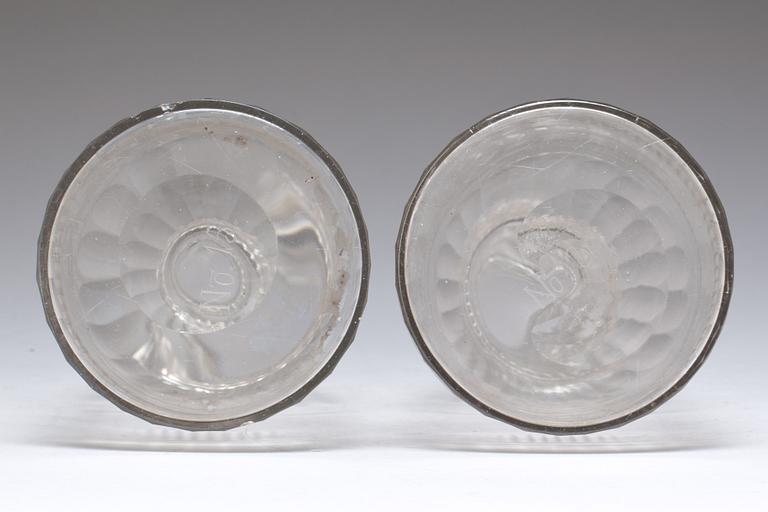 KARAFFER, glas, 2 st. Empire, 1800-talets första del.