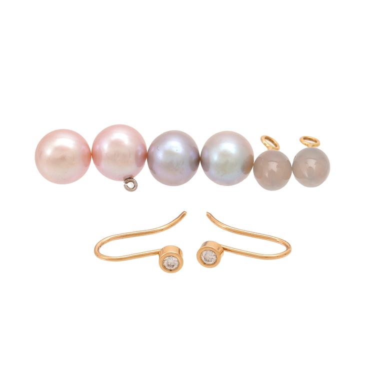 Earrings 18K gold, brilliant-cut diamonds 0.20 ct, two pairs of cultured freshwater pearls and drops of moonstone.