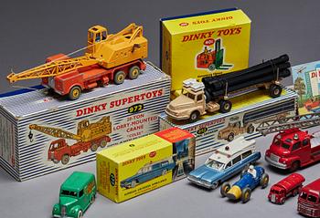 LEKSAKER, parti, Dinky Toys samt Matchbox Series, 1900-talets mitt.