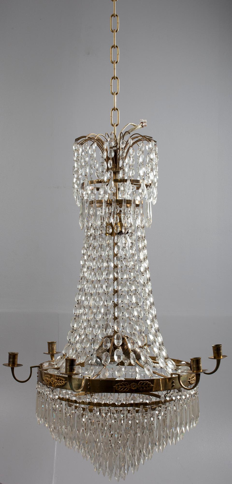 TAKKRONA, empirstil, 1900-talets början. Höjd 90 cm.