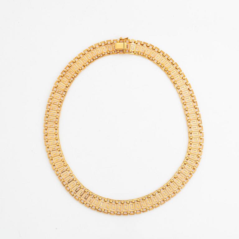 18K gold necklace.