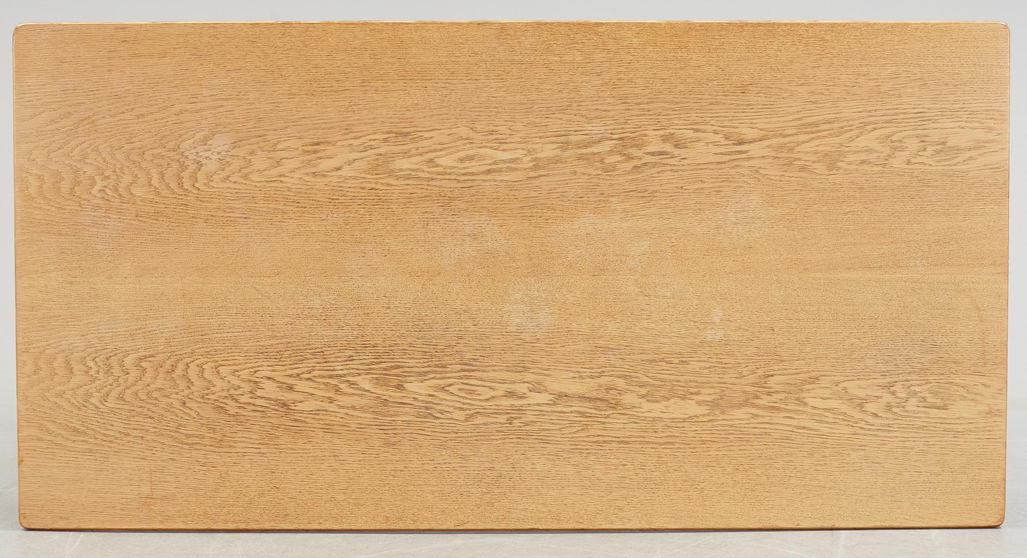 A SHAKER MODELL C18, dining table by Børge Mogensen.