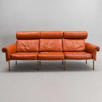 YRJÖ KUKKAPURO "ATELJEE" SOFA AND EASY CHAIR, manufactured by Haimi 1970's. Designed 1963.