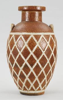 GOLVURNA, chamotterat stengods, Gunnar Nylund, Rörstrand.