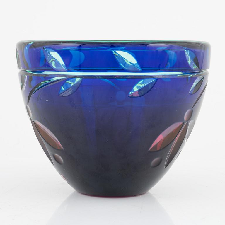 Erika Lagerbielke, a glass bowl, Orrefors Gallery, 17/30, dated -92.