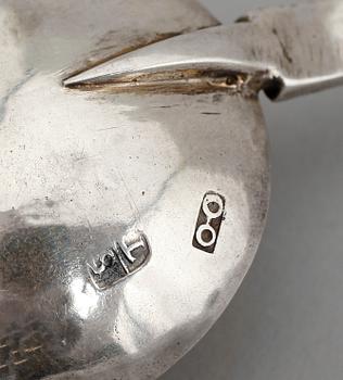 BRÄNNVINSSKED, silver, otydliga stämplar. Vikt ca 54 gram.