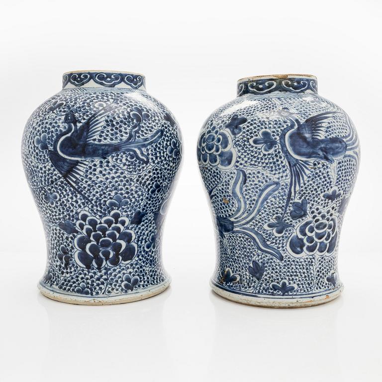 A pair of Kangxi style vases, China, 19th century.