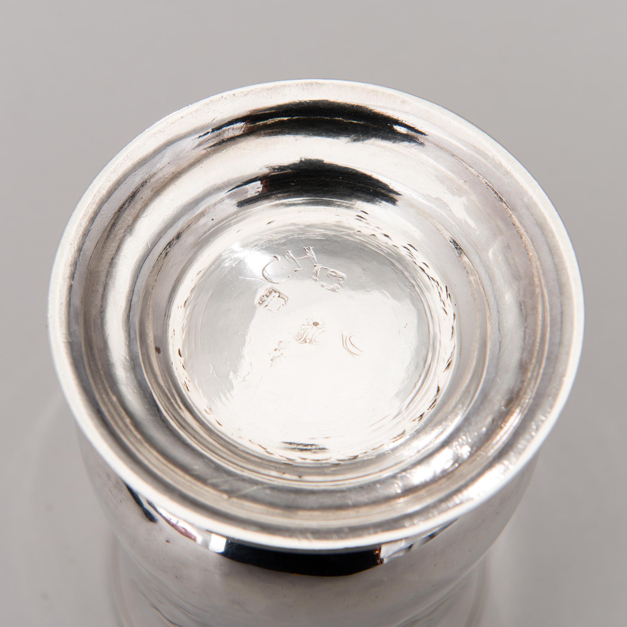 MUGG i sterling silver, stämplad JC, möjligen John Carman, London 1729.