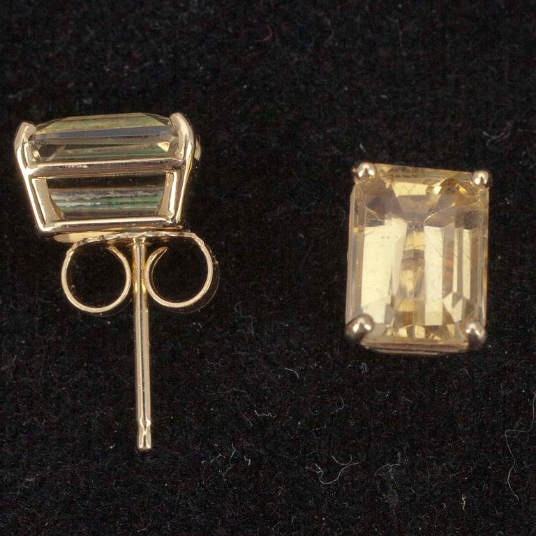 ÖRHÄNGEN, ett par, 14K guld, vietnamesisk beryll, tot. ca  2,77 ct.