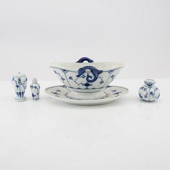 Servis ca 57 dlr "Musselmalet" Royal Copenhagen and Bing & Grondahl Denmark porcelain.